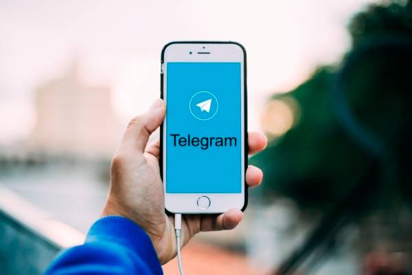 smartphone, iphone, telegram, Marketing