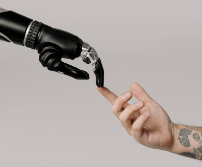 How AI Copywriting Tools Are Reshaping Modern Marketing Agencies in 2026 (Without Replacing Human Creativity)